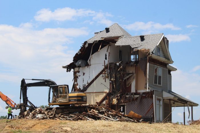 How much does it cost to demolish a house? - Buildi